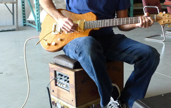 Wayne deadder testing SASH guitars:PHOTOS